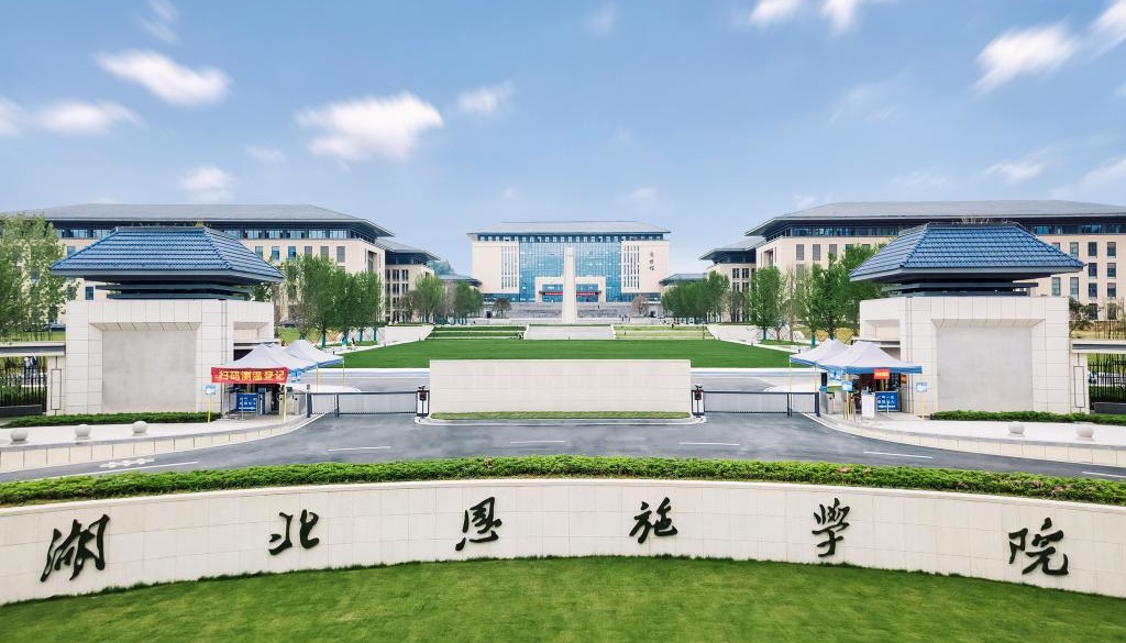 关于下雨感慨说说心情 适合下雨天发的朋友圈