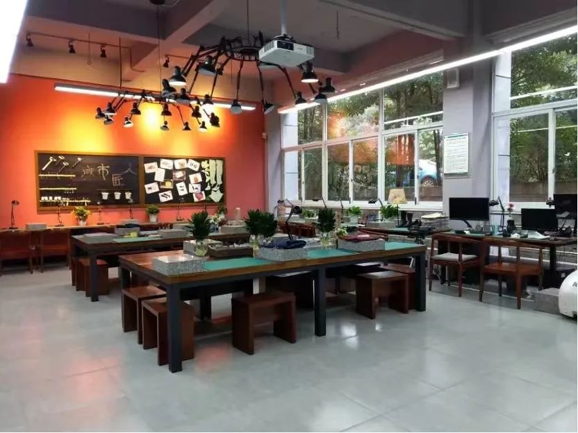 2023<a href='/zhuanlan/sichuanzk/40/'>四川城市职业学院</a>特色专业-服装与服饰设计专业简介